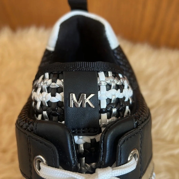 NWOB Michael Kors Georgie Trainer Sz-9 - Picture 9 of 10